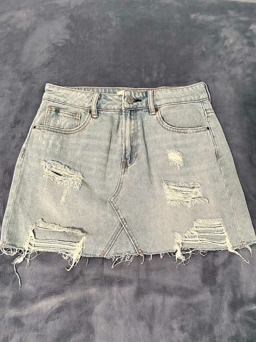 Pacsun Distressed Denim Mini Skirt Light Wash - SIZE 26